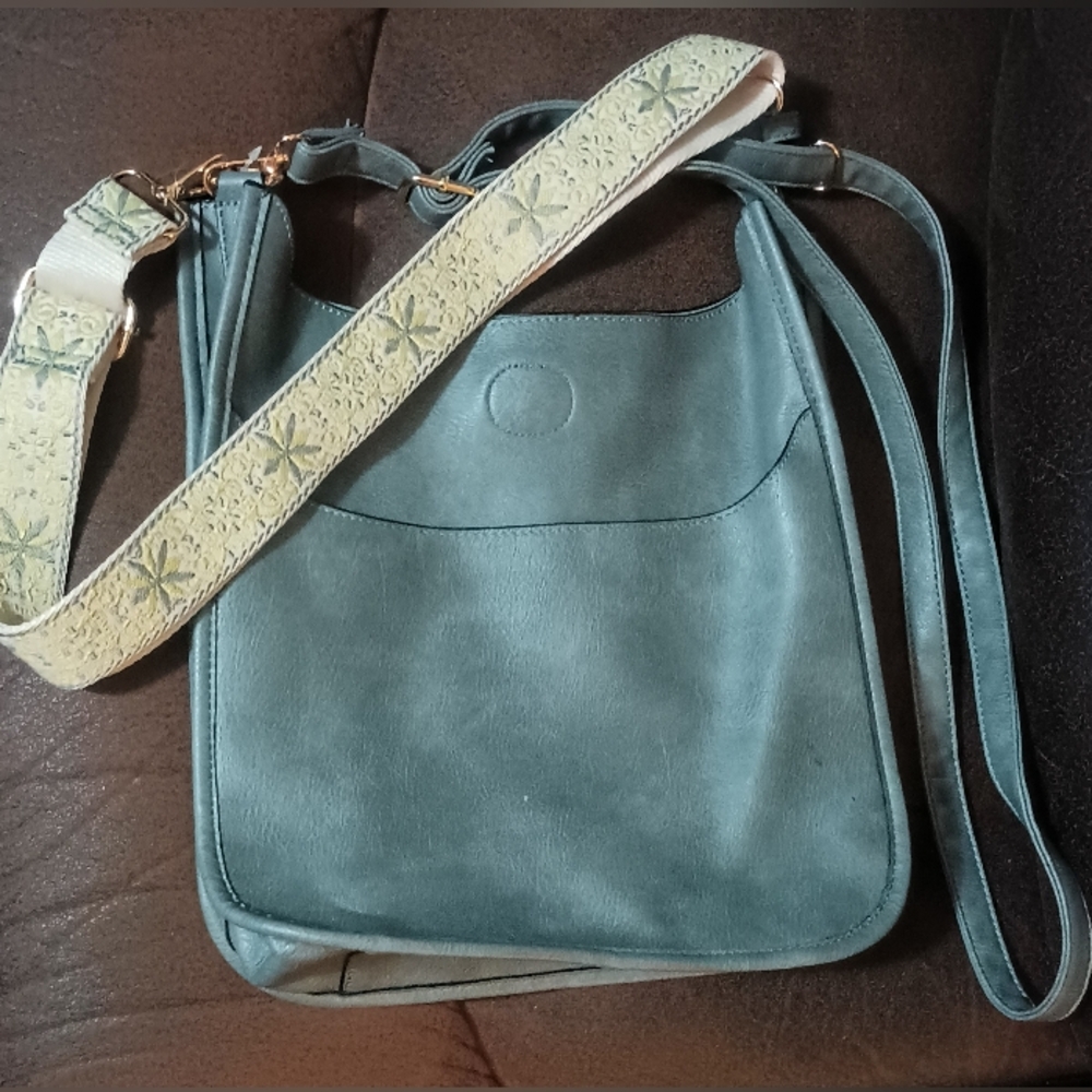 NWOT Gray Messenger Bag W/ Interchangeable Strap